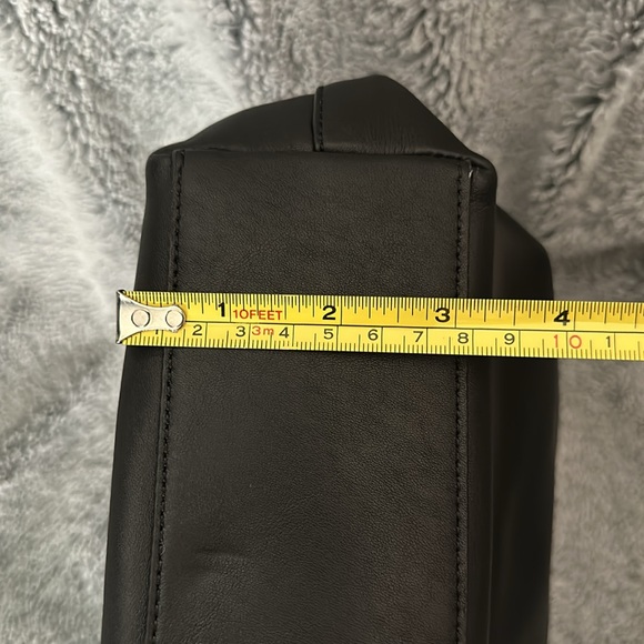 Coach Graham Soft Messenger F72511 - Picture 12 of 12